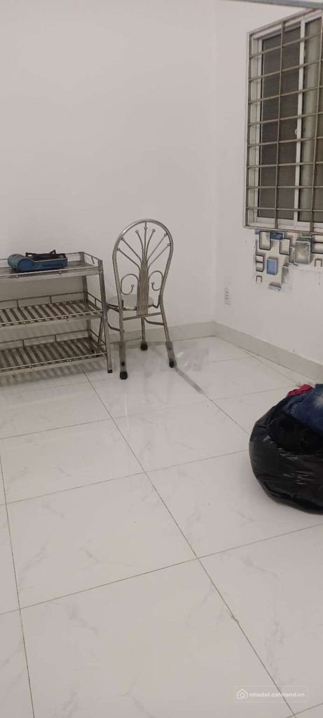 Căn hộ chung cư: cho thuê căn lầu 2 gồm 2 phòng ngủ có bếp nấu.có cửa sổ và ban