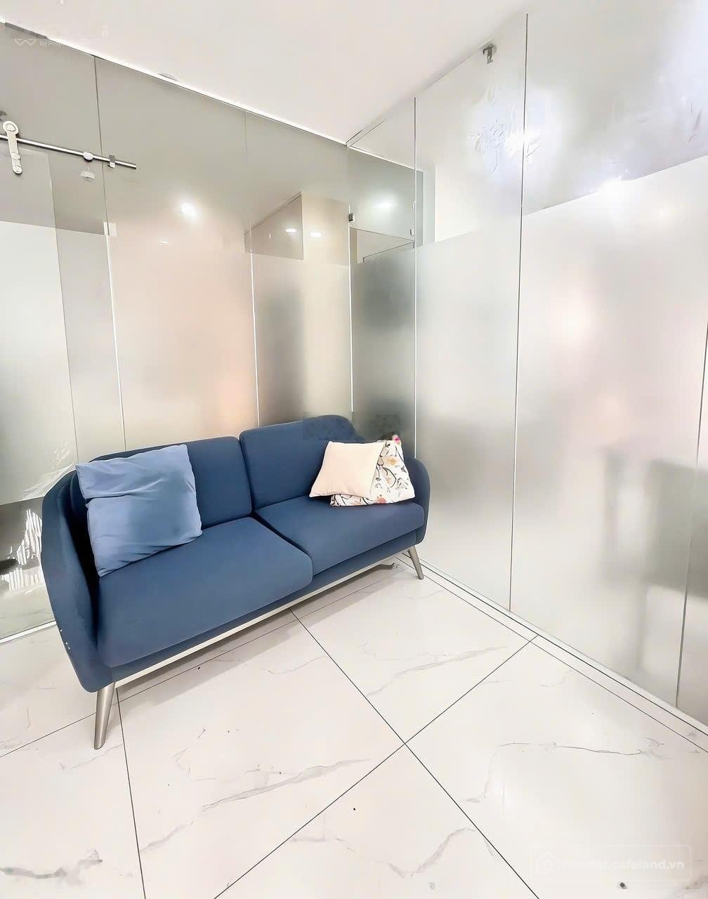 Văn phòng: Cho thuê văn phòng tại Midtown 6 diện tích 50m2. Liên hệ 0909875012 g