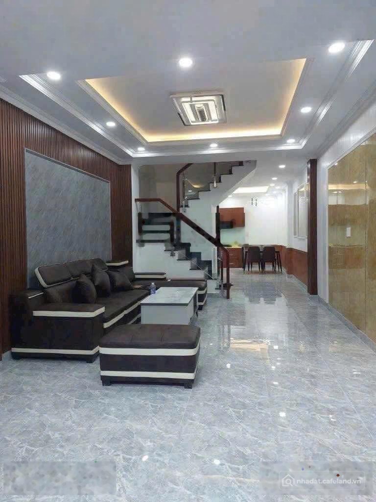 Nhà riêng: Giảm giá đặc biệt; chính chủ cho thuê nhà 2 tầng sạch đẹp, vào ở ngay
