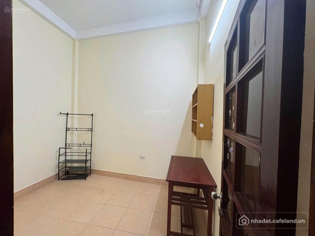 Nhà riêng: Đường ô tô - Kinh doanh! Ngõ thông, 36m2 nhà 3T đẹp, 13 tr hiếm