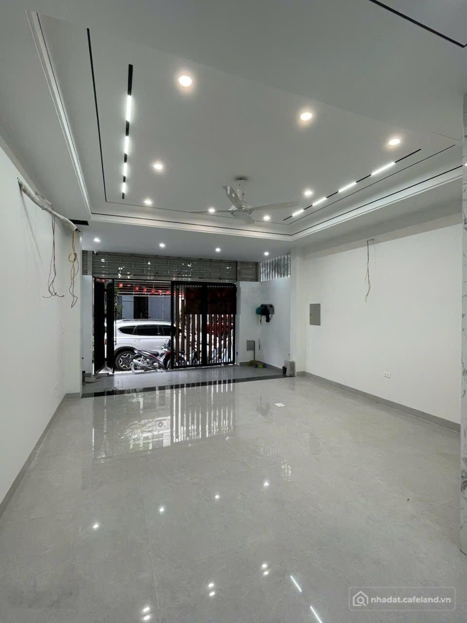 Nhà riêng: Cho thuê nhà 7 tầng thang máy ô tô đỗ cửa gần Aeon Mall Hà Đông. LH 0