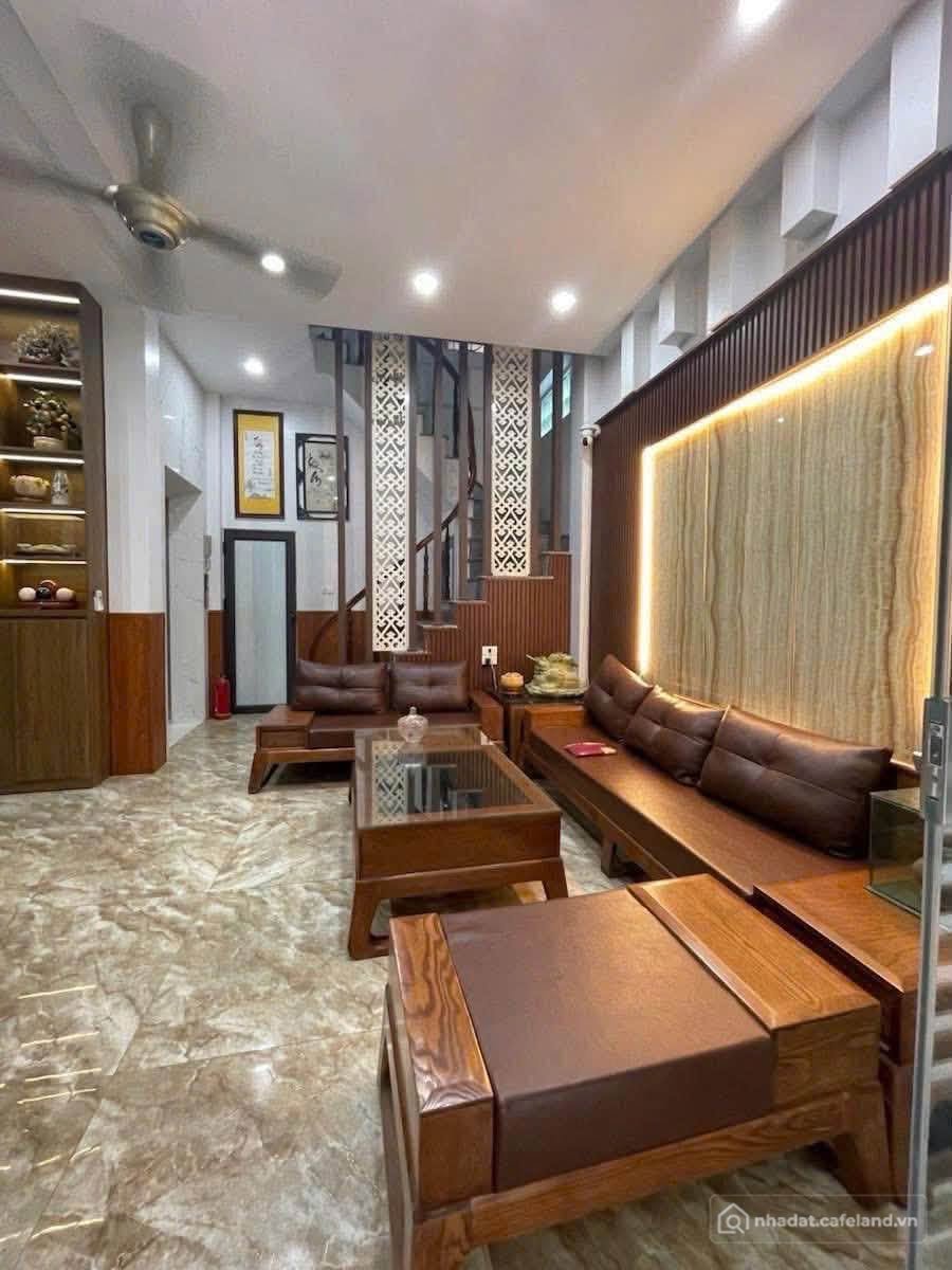Nhà riêng: Nhà 6,5 tầng có thang máy tại Hoàng Đạo Thành, Thanh Xuân