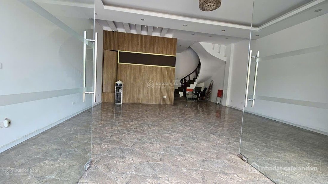 Nhà riêng: Cho thuê nhà 7 tầng nguyên căn, giá thuê 55 triệu/tháng tại Phố Cầu C