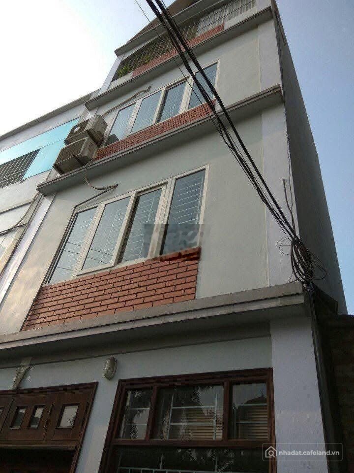 Nhà riêng: Cho thuê nhà Bát Khối - Ô tô đỗ gần - Đầy đủ nội thất. Giá 6,5tr