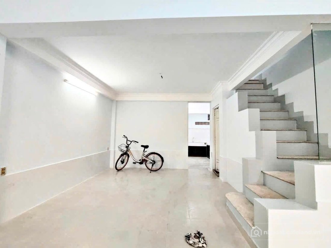 Nhà riêng: Nhà xinh Trần Xuân Soạn, 3 phòng ngủ, xe hơi đỗ tận cửa