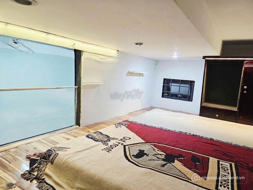 Phòng trọ: 8tr gần Cc Bộ C.An 2gác ngủ 50m2 thang máy đgsố 3 Trần Não An Khánh T