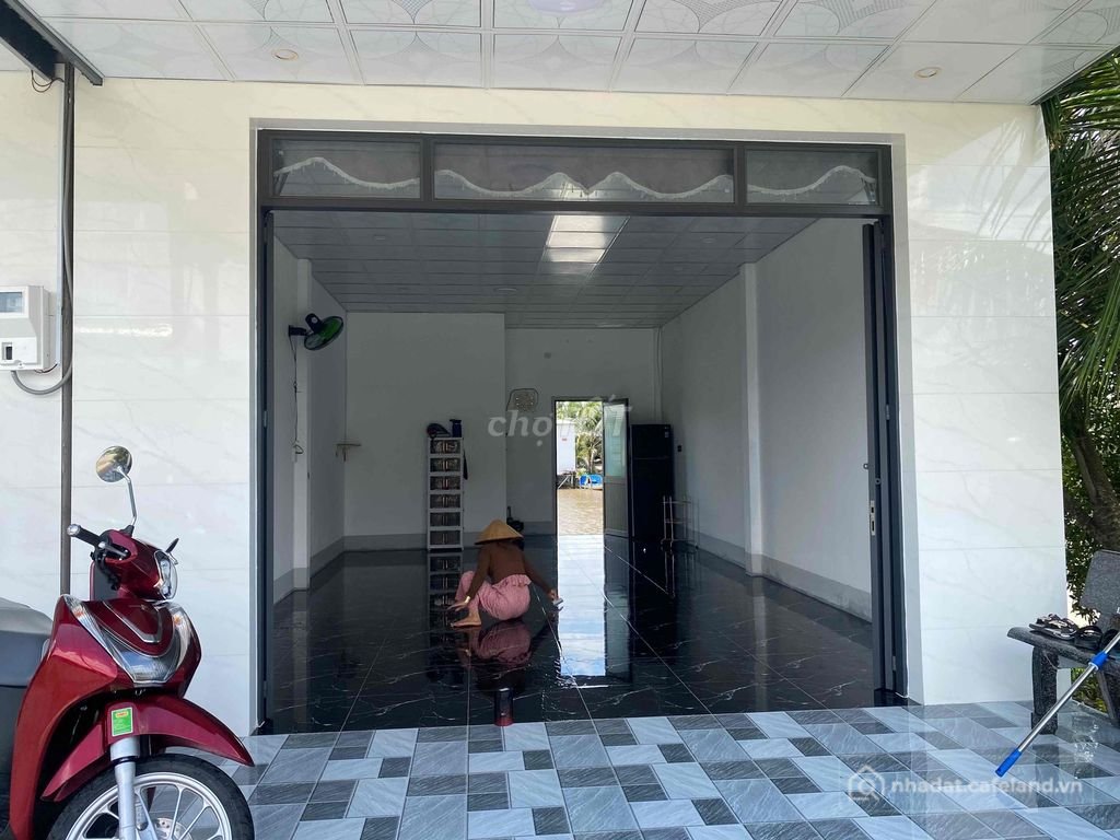 Văn phòng: CHO THUÊ NHÀ NGUYÊN CĂN – MẶT TIỀN ĐƯỜNG NHỰA NGAY GẦN CHỢ SX