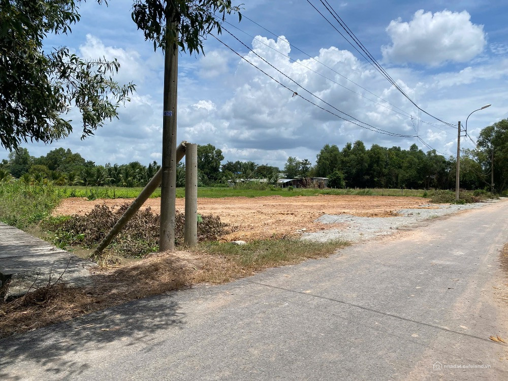 Bán gấp 868m2 (chưa thổ) đường nhựa 640 (mở rộng 12m), tiện xây dựng nhà vườn.