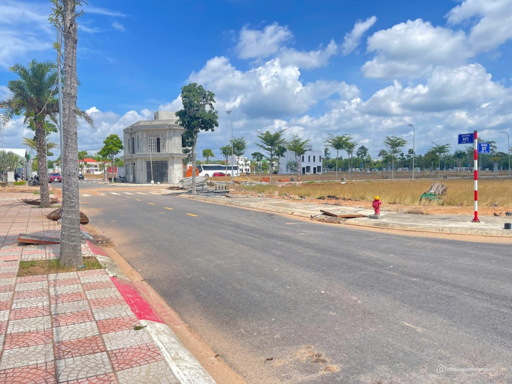 Cần Bán Lô Đất Ngay Khu Công Nghiệp VSIP 3 Tân Uyên. Mặt Tiền DT. 741