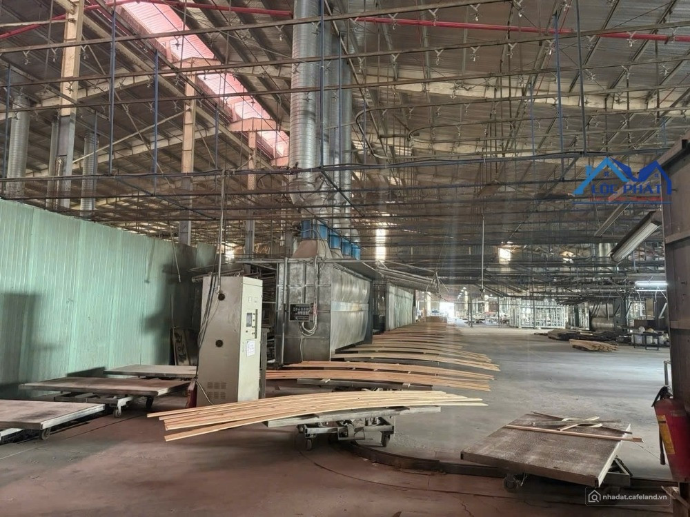 Bán nhà xưởng 57.000m2 đất SKC gần kcn Tân Uyên Bình Dương giá 300 tỷ