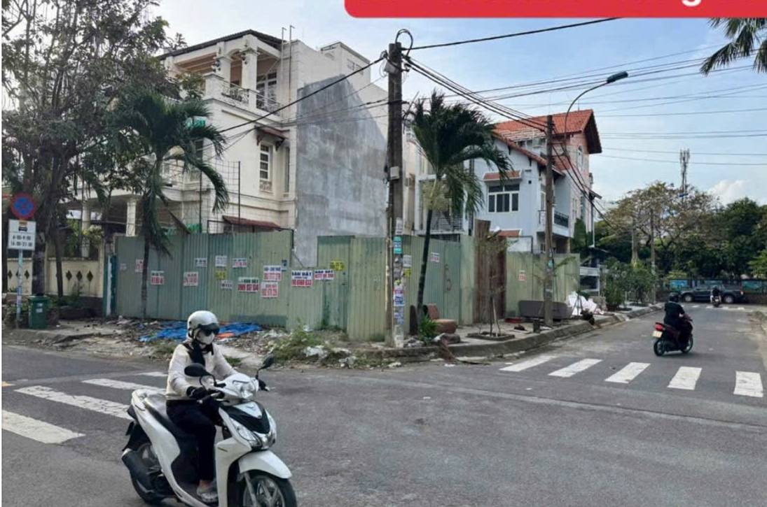 Chuyển nhượng biệt thự view rừng thông gần Đại học Đà Lạt