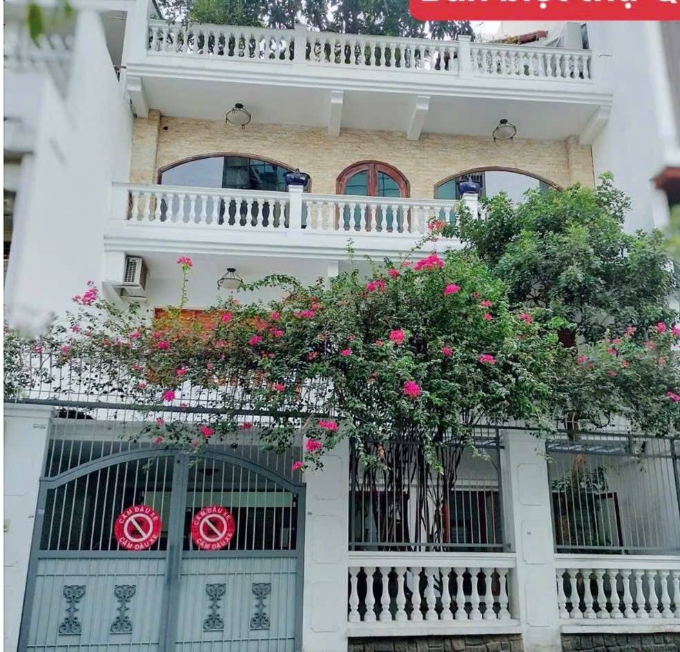 Chuyển nhượng biệt thự mặt tiền Thạch Thị Thanh, phường Tân Định, TP.HCM