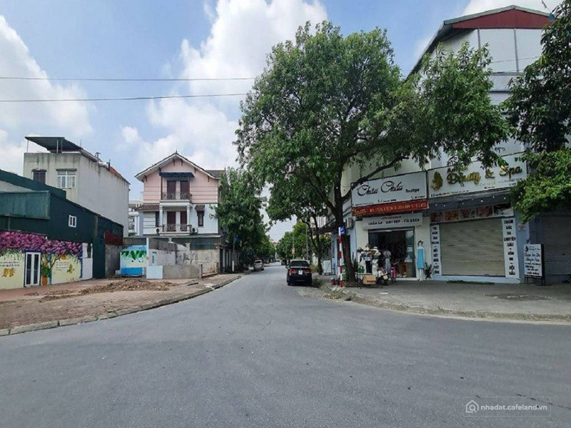 BÁN NHÀ MẶT ĐƯỜNG TRỤC CHÍNH KINH DOANH SÓC SƠN HÀ NỘI, VỈA HÈ 2M, Ô TÔ TRÁNH