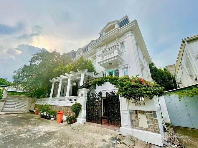 Nhà riêng: 4.800$ - Cho thuê Villa Fideco Thảo Điền, Quận 2