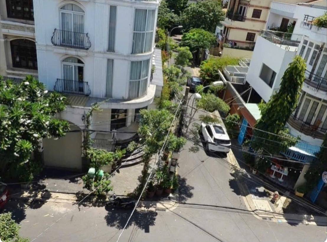 Bán nhà hàng ẩm thực kết hợp karaoke Tân Đông Hiệp, 3.200m²