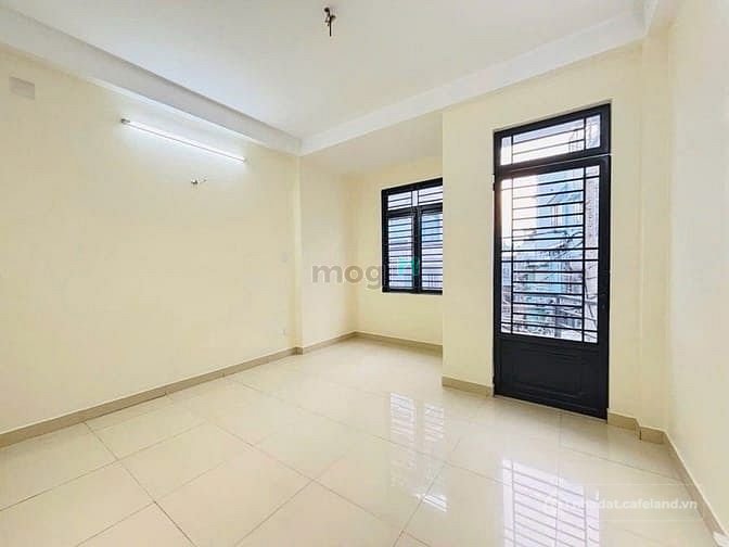 Nhà riêng: Cho Thuê Nhà Tân Bình - P10 - Hẻm Xe Hơi - 4PN - 15 Triệu