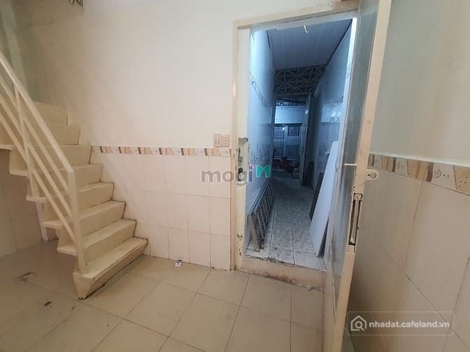 Nhà riêng: Cho thuê nhà nguyên căn sạch đẹp tại Nguyễn Thần Hiến, Phường 18, Q