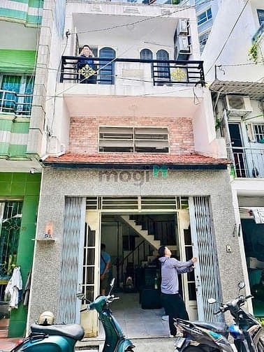 Nhà riêng: Cho thuê nhà hẻm Âu Cơ gần vong xoay lê đại hành quận 11