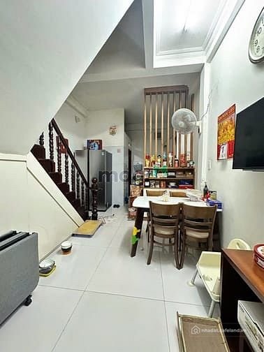 Nhà riêng: Cho thuê nhà Hẻm Xe 8m - Đường Nguyễn Đình Chiểu, P.5, Q.3 -