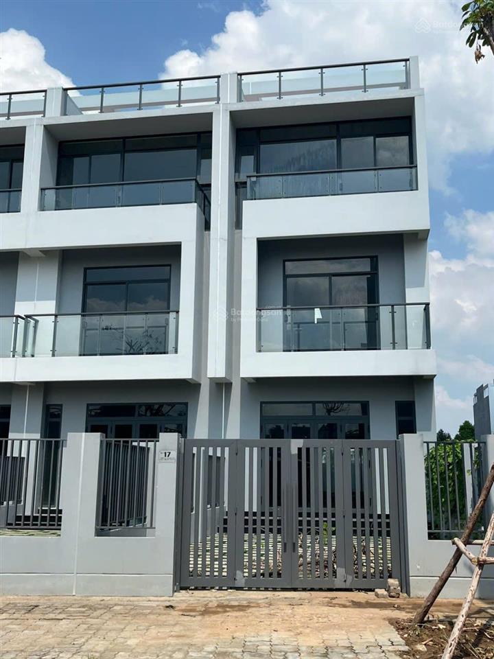 Chính chủ đầu tư bán căn nhà 136m2 hướng nam thoáng mát giá chỉ 9,738 tỷ, 1 trệt 2 lầu 1 tum