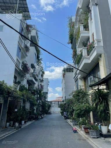 Bán đất phân lô quân đội 918, long biên, view sân golf long biên. dt 42m2. ô tô 7 chỗ đỗ cửa.