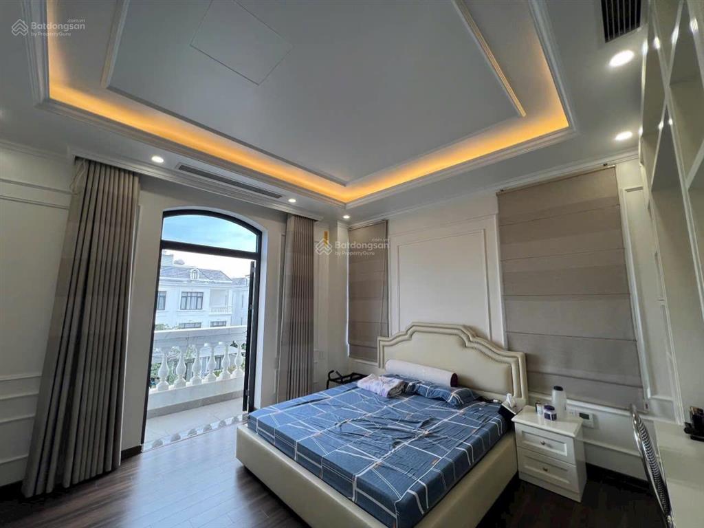 Đơn lập góc monaco, 433m2, full nội thất, thang máy, chỉ 57 tỷ, hồ cá koi