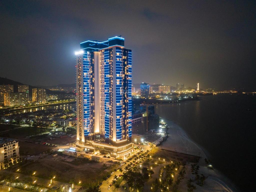 Bán nhanh giá 2 tỷ căn hộ mặt biển a la carte tầng cao, view trực diện vịnh hl. call 0366 013 ***