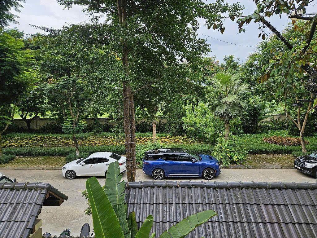 Bán gấp liền kề 120m2 khu A Geleximco, nội thất cao cấp, view vườn hoa, giá chỉ 26 tỷ
