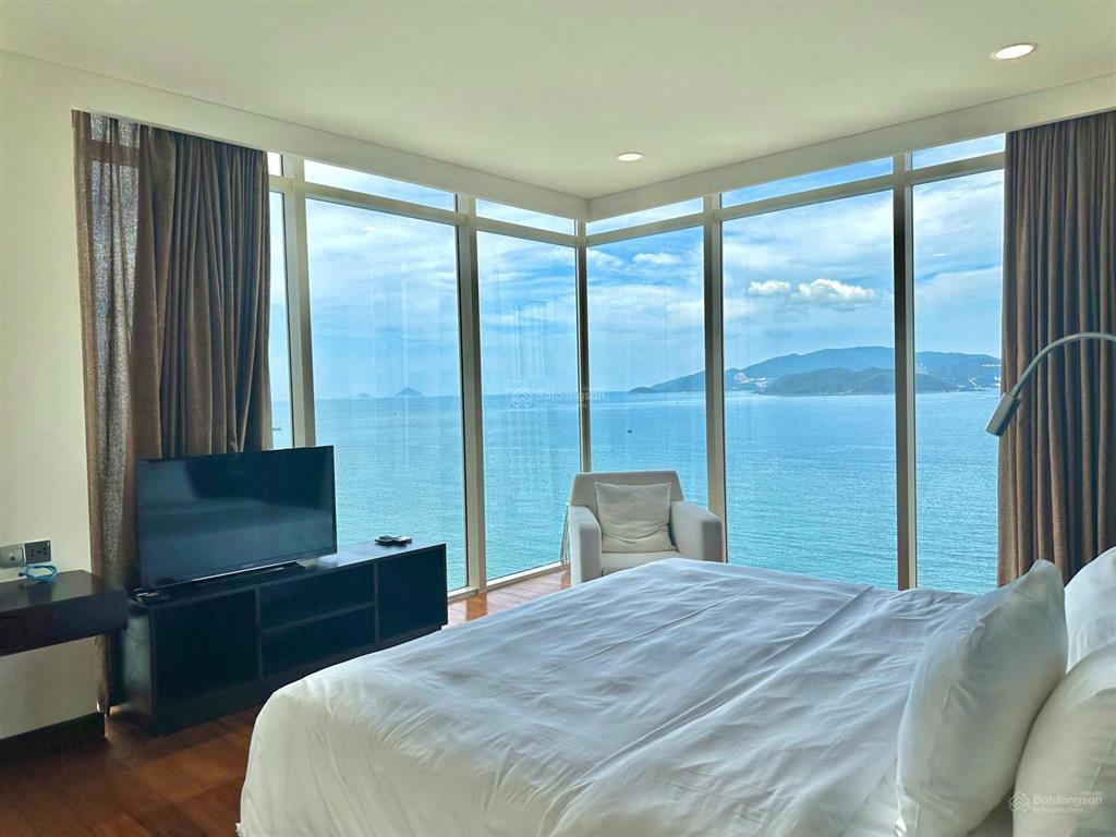 Bán căn hộ 2pn vip trọn mặt tiền biển tại the costa nha trang, giá 25 tỷ, đầy đủ nội thất
