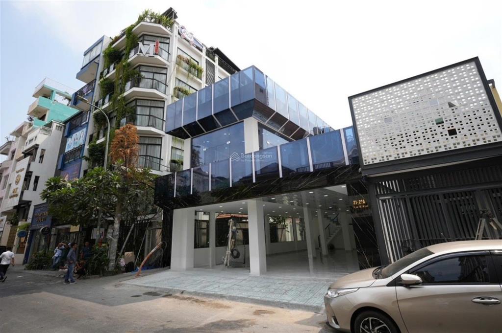 Mt 2123 đường thạch thị thanh, tân định, quận 1. dt 9,5x17m giá 68 tỷ tl