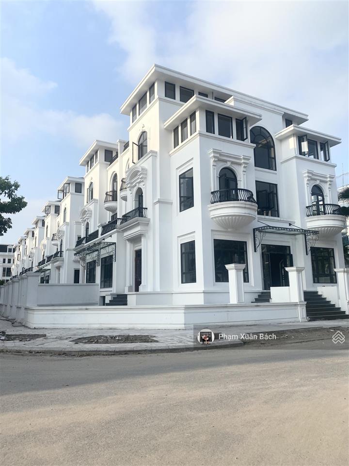 Biệt thự có hầm, dt 266,8m², sau nhà là công viên, vị trí đẹp louis city hoàng mai, 0982 801 ***