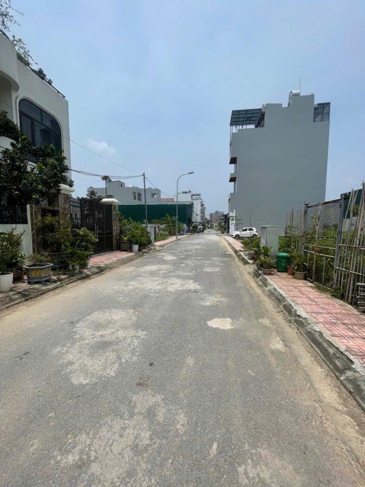 Bán gấp đất dịch vụ Song Phương, Hoài Đức, DT 144m2, MT 9.5m, giá chỉ 105tr/m2