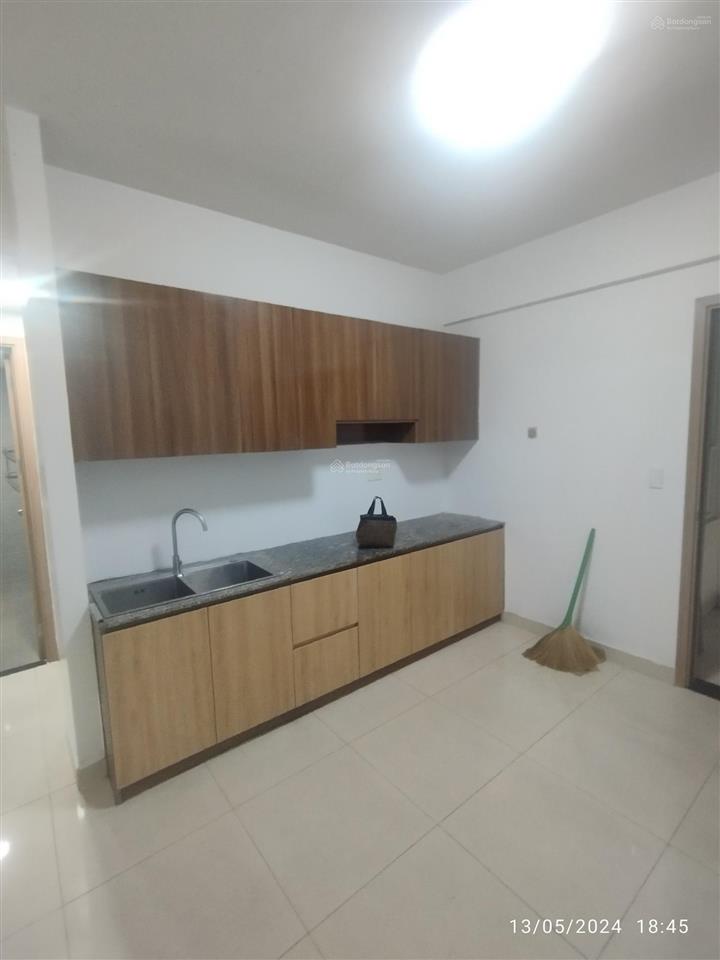 Citi soho căn góc 2pn 2wc, dt 61m2 nt cơ bản giá 2.75 tỷ. 0932 666 *** xem nhà
