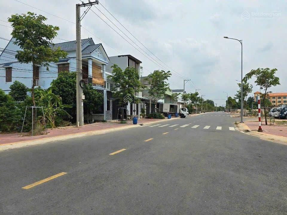 Hàng hiếm mảnh 2 mt gần chợ đại phước, đường lý thái tổ, sổ riêng, 127m2, thổ cư 100%, 3 tỷ 100 tr