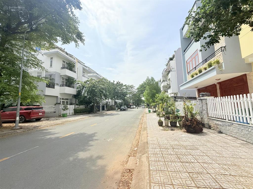Bán biệt thự gia hoà, phước long b, quận 9. dt 154m2 / 20.5 tỷ. 0966 701 *** mr tấn xem nhà