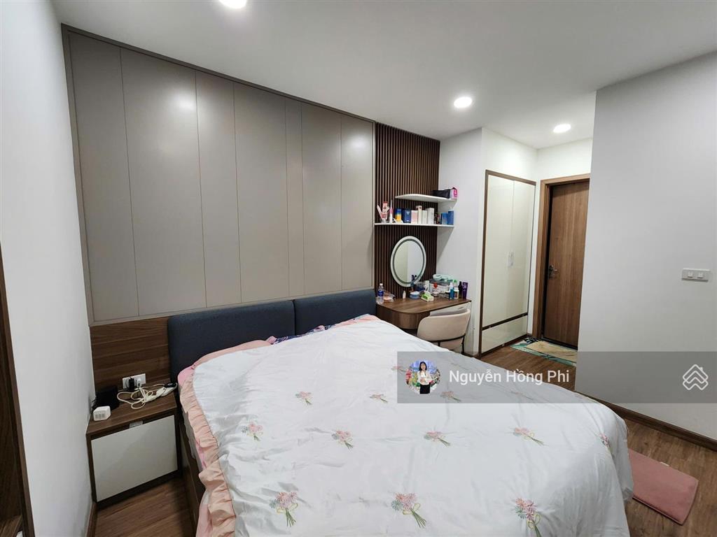 Chính chủ bán ch 97m2 ban công đn tầng cao,view thoáng, sẵn sổ giao dịch ngay giá 7,1 tỷ 0947 437 ***