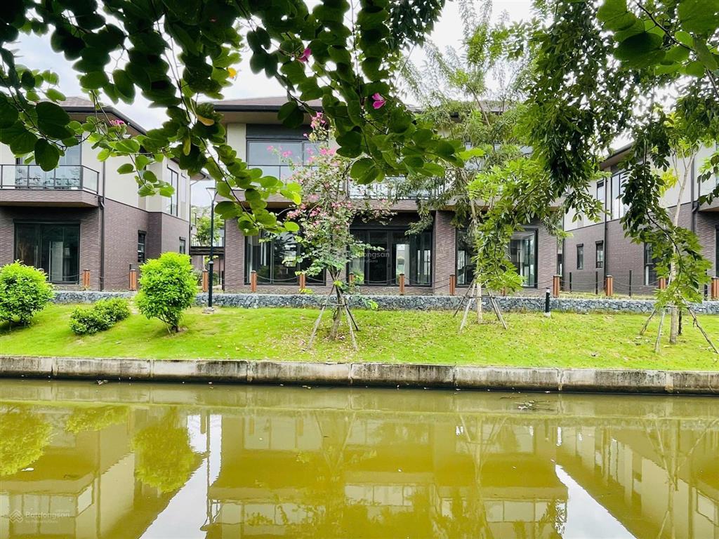 Bán căn biệt thự đơn lập 262m2 (15x17,5m). đối diện công viên, view kênh đào. giá bán chỉ 9,5 tỷ