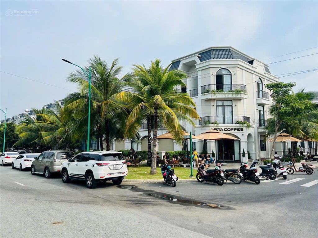 Ngộp bán lỗ căn 1 tỷ 600, 1 trệt 2 lầu, đã có sổ 0906 443 ***