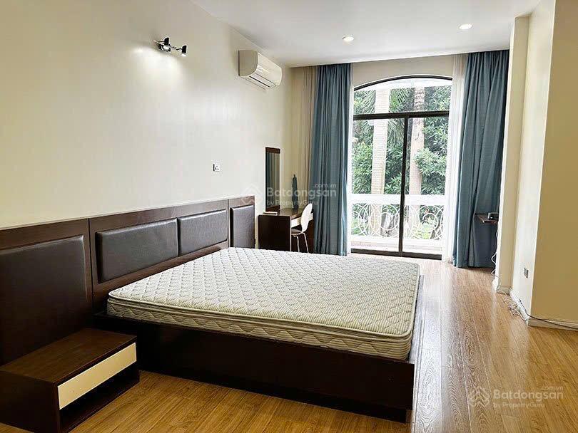 Mới ra bán biệt thự tp giao lưu 170m2 40 tỷ 0978 025 ***