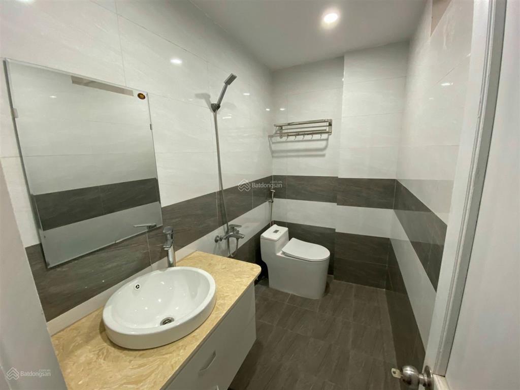 Bán nhà lô góc 34m2, 5t, mt 4m, giá 8 tỷ, dương văn bé hai bà trưng 0947 913 ***