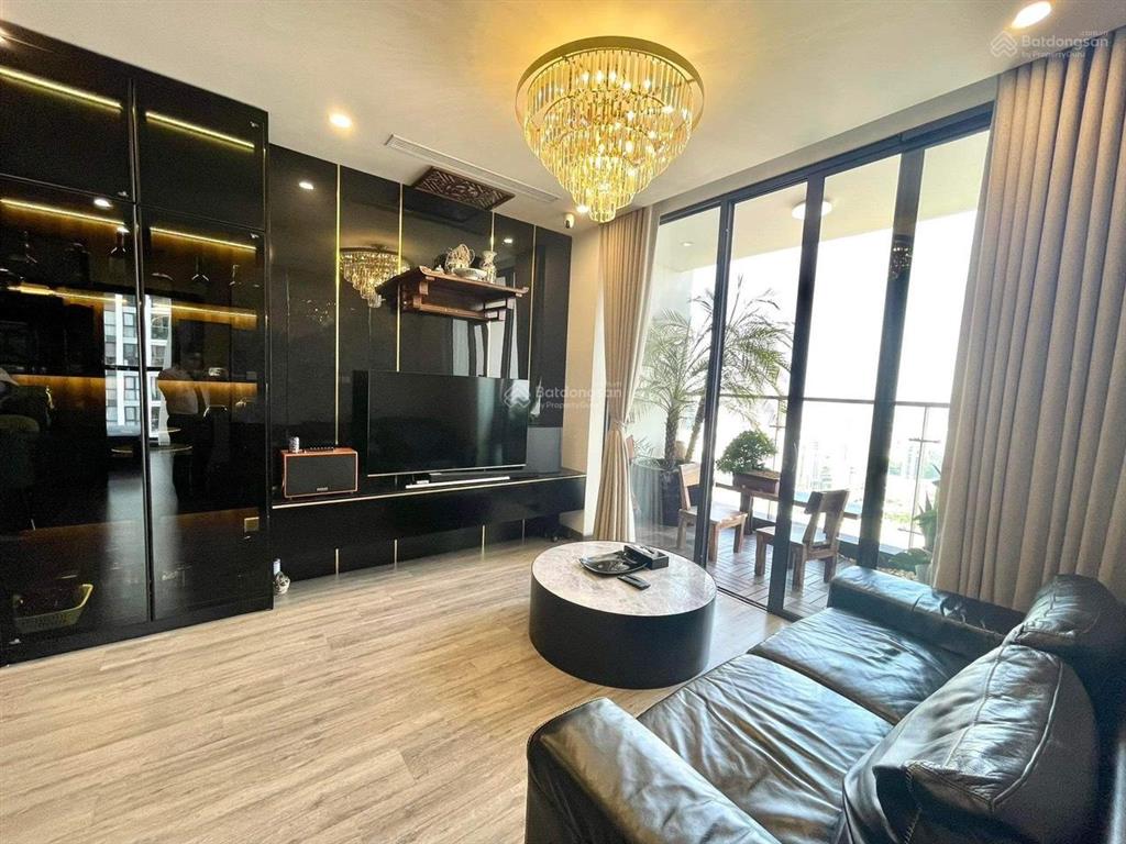 Cam kết giá thực bán nhanh căn hộ 137m2 4pn3vs ban công đông nam tầng trung view thoáng, giá 12.5tỷ