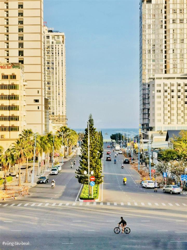 Bán khách sạn sát biển bãi tắm thùy vân tp. vt với 31 phòng hiện kd ổn định dòng tiền tốt giá 60 tỷ