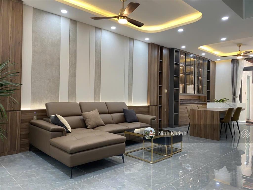Cần bán gấp biệt thự liền kề lavila full nội thất 13,5 tỷ