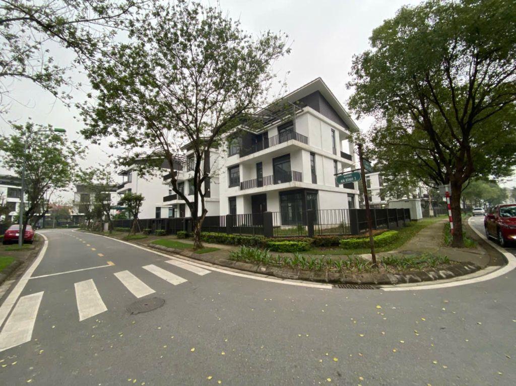 Bán BTĐL dãy BT4 Hà đô Charm Villas, DT 350m2, lô góc trục chính công viên, giá 159tr/m2