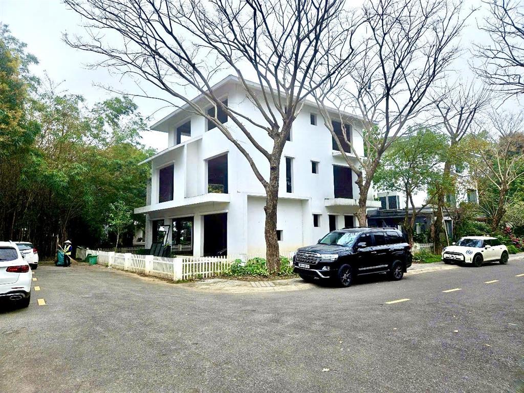 Bán biệt thự đơn lập góc 3 mặt tiền, 4 mặt thoáng vip ecopark
