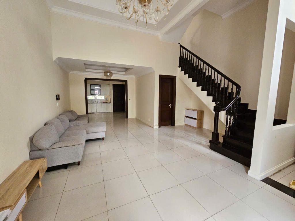 Bán liền kề 124m2 Splendora, hoàn thiện , view vườn hoa, giá chỉ 22.5 tỷ