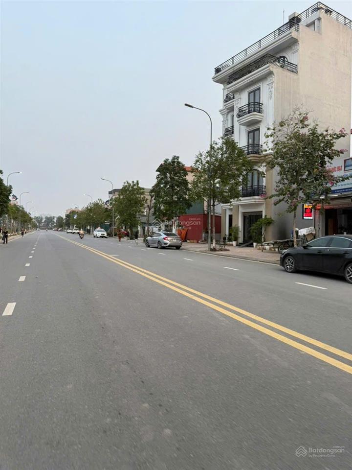 Cần bán đất đấu giá cự khối long biên hà nội view hồ