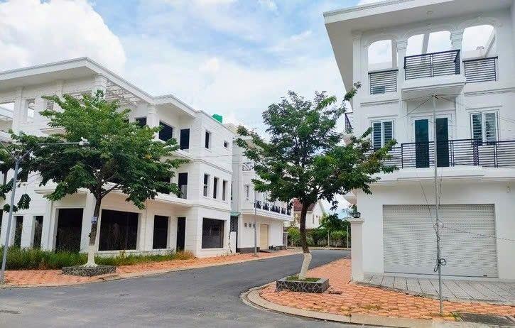 Nhà khu đô thị Hưng Phú 1 trệt 2 lầu thuận tiện kinh doanh