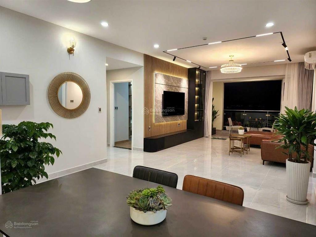 Bán nhanh căn hộ 3pn garden court pmh căn góc view đẹp sổ hồng sẵn. thiện để xem nhà.