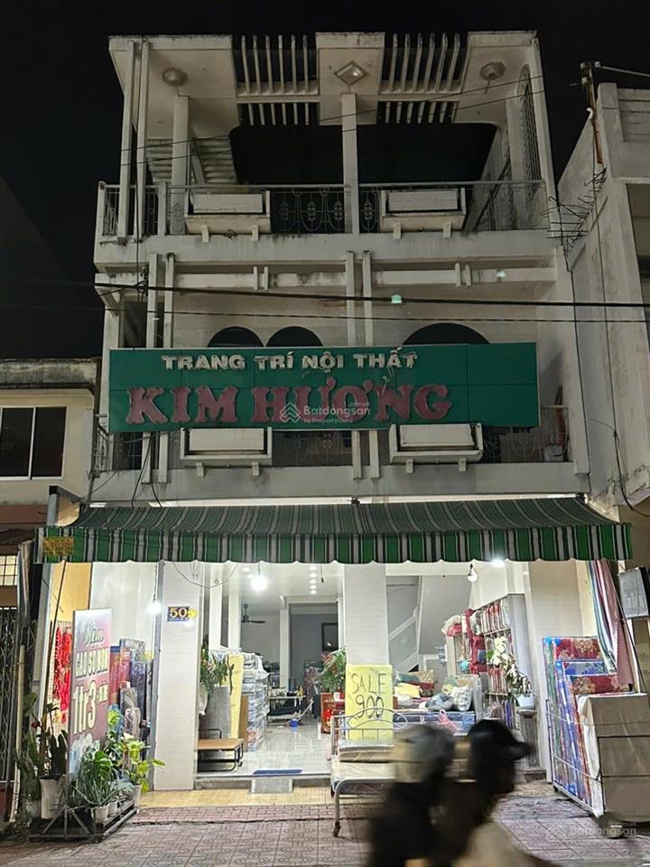 Chính chủ bán nhà mt 8m, 3 tầng, số 50 nguyễn đình chiểu, p1, tân an, la, có thang máy,18tỷ6, 160m2